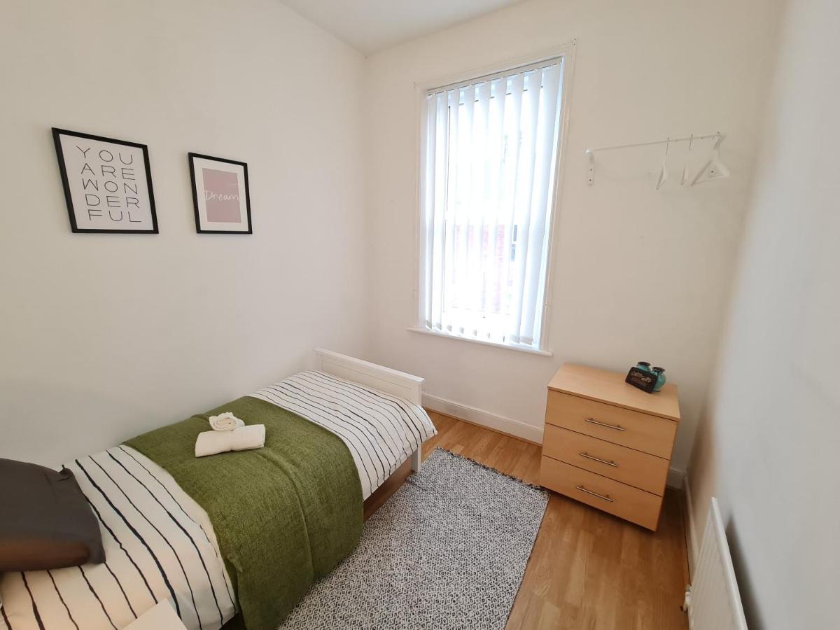 Apartamento Large 3 Bed Flat, Free Parking Newcastle upon Tyne Exterior foto